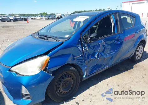 2013 Toyota Prius C Four/One/Three/Two z USA, uszkodzony, nr VIN JTDKDTB31D1545050